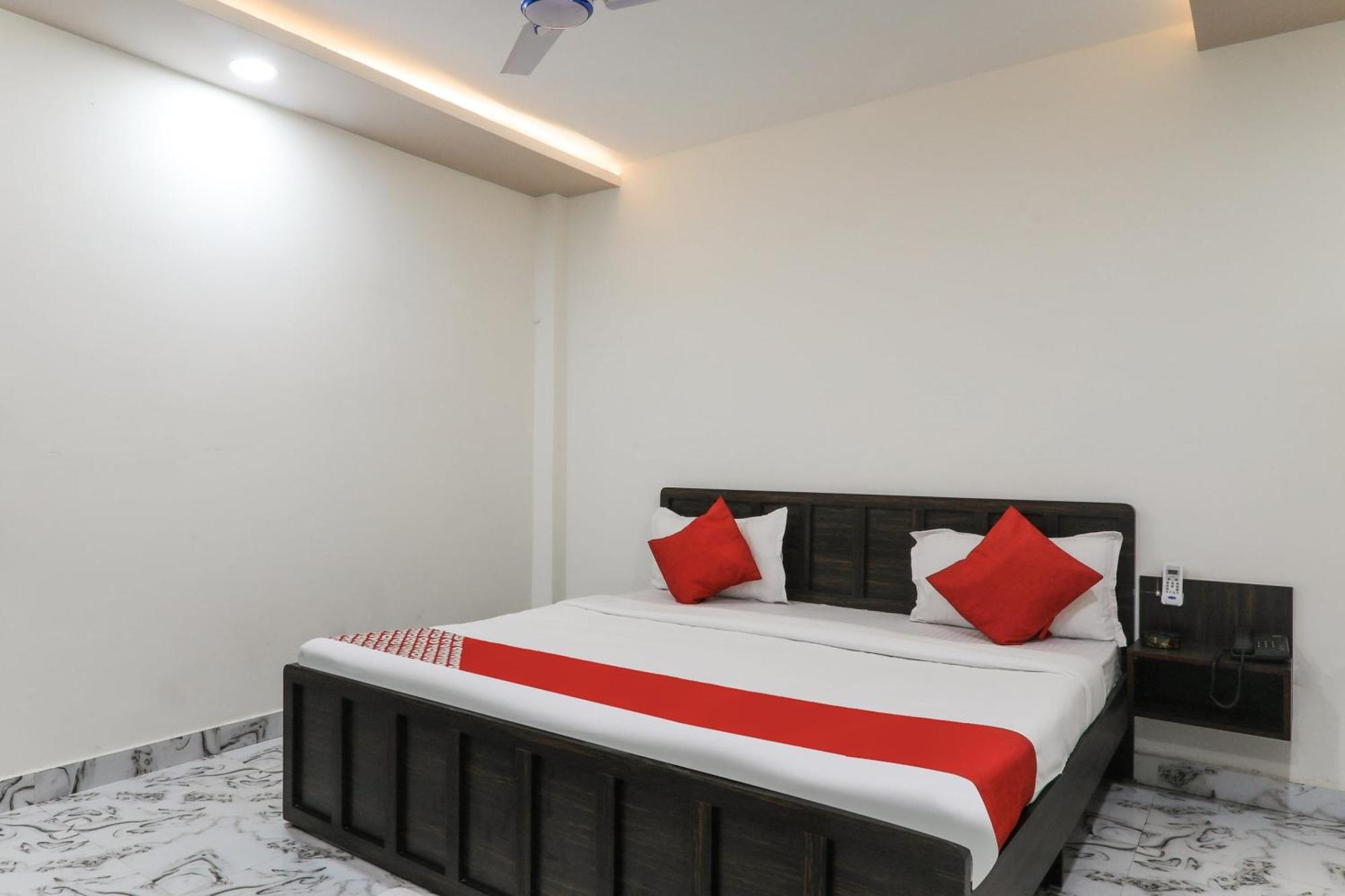 Hotel O Aastha Near Chaudhary Charan Singh International Airport Bijnaur المظهر الخارجي الصورة